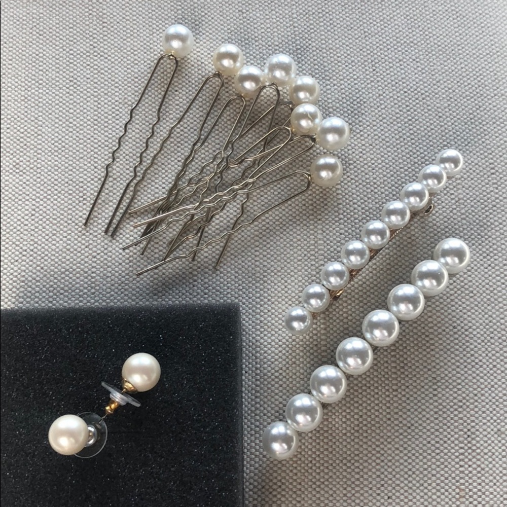 Bundle 🌤 hair accessories and earrings